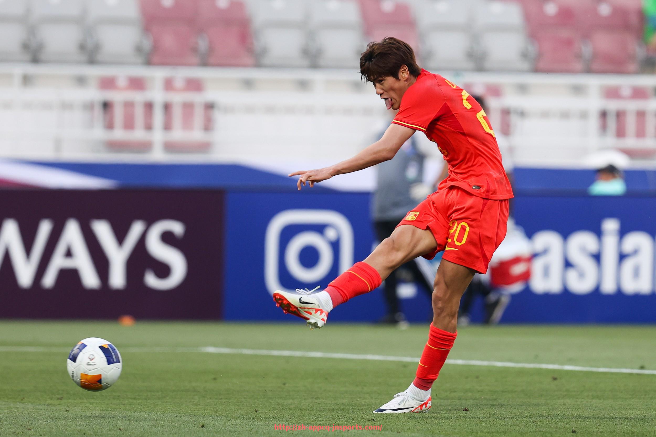 江南体育APP-世俱杯参赛球队排名变化趋势及阶段表现解析